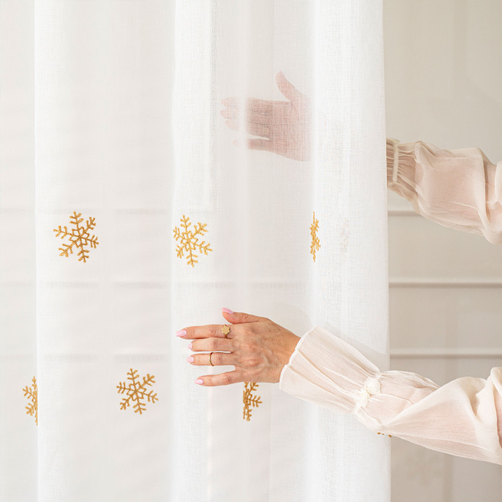 NOELLE Biała firanka gotowa na przelotkach z batystu 140x250 cm