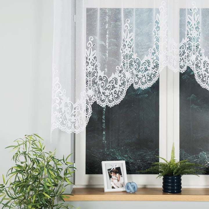 BERENIKA Biała firanka gotowa żakardowa z podcięciem 250x120 cm